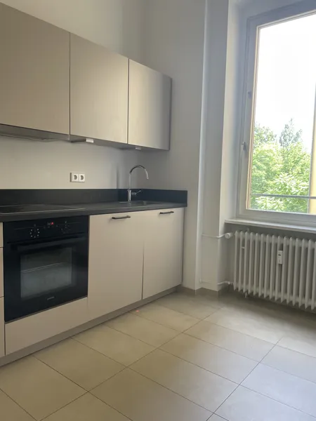Modernisierte 3 Zimmer mit Einbauküche und Balkon — photo 1
